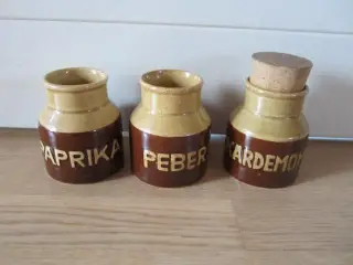 2 krydderi krukker se billederne samlet