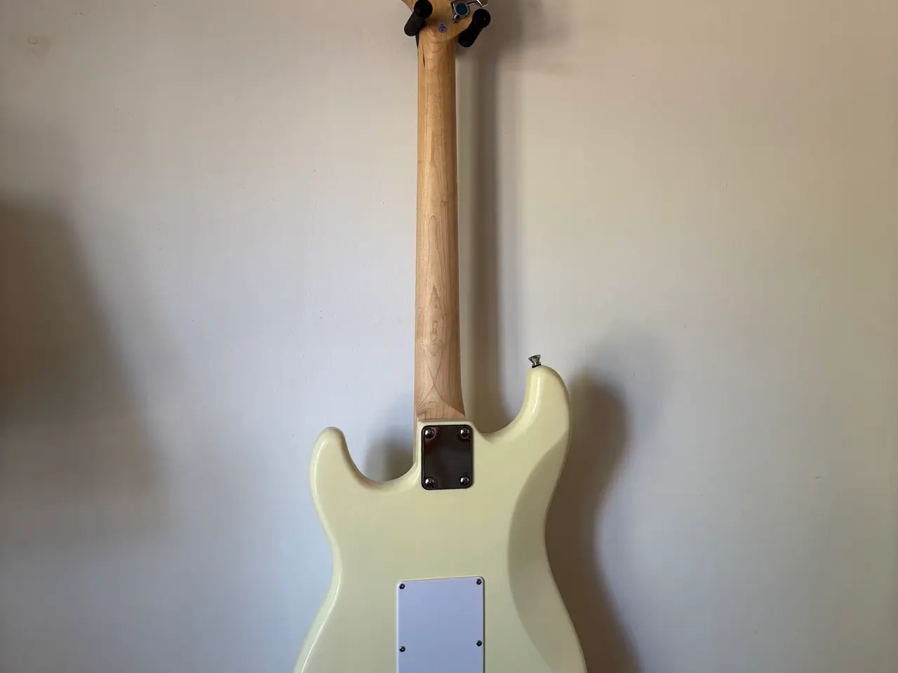 Billede 3 - Flot Beaton el-guitar og NUX forstærker