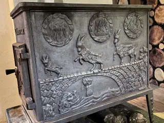 Antik brændeovn.