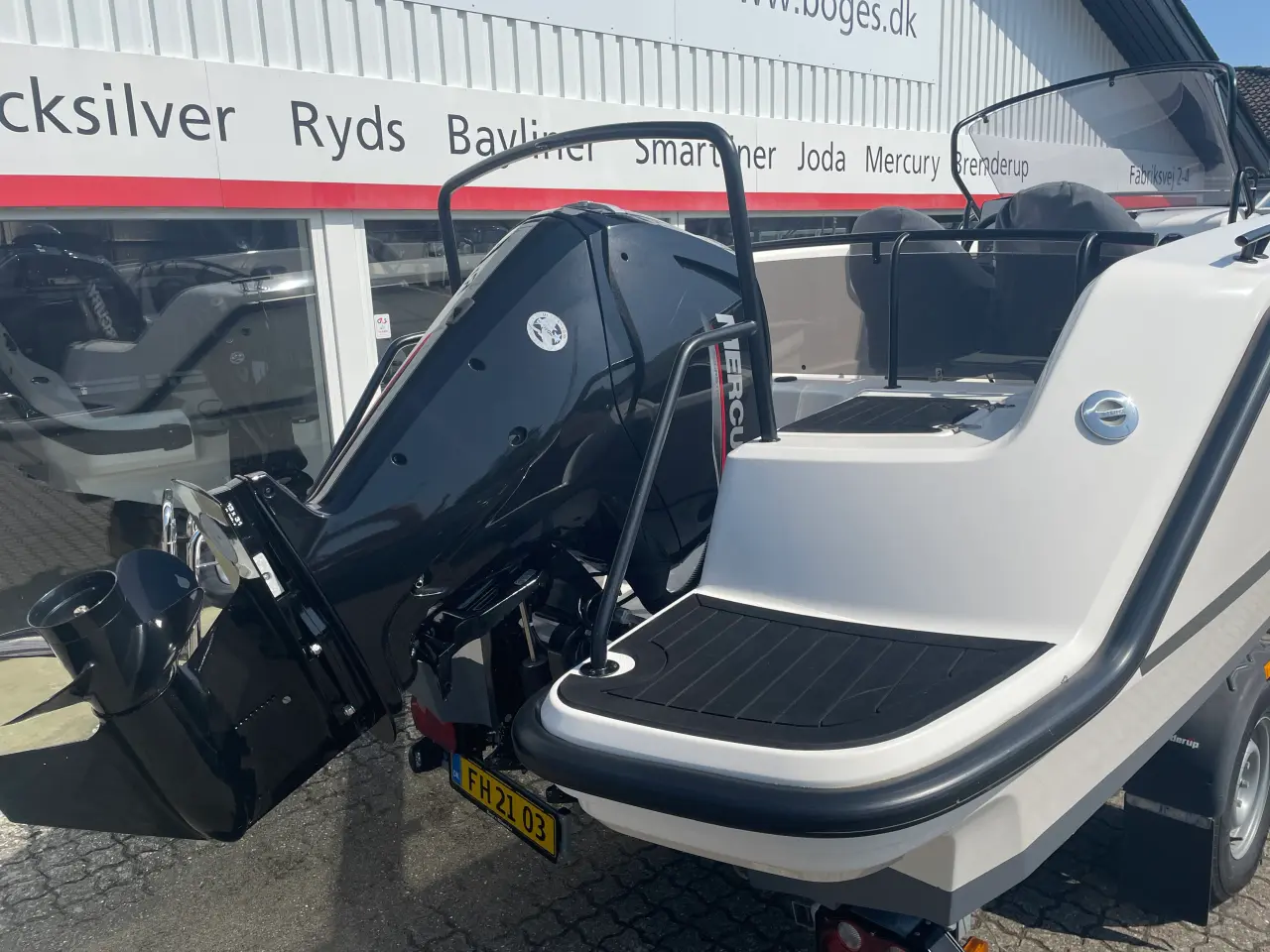 Billede 10 - 630VI Mid-C med F115 Mercury-EFI CT - S-Line udstyret.