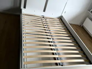 Ikea seng med opbevaring 