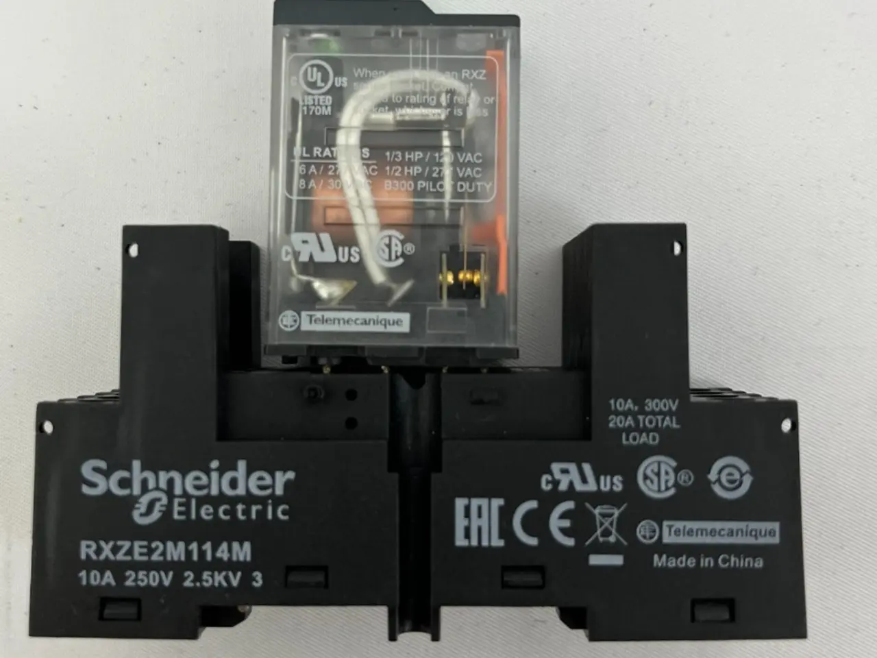 Billede 1 - Schneider RXM4AB2B2BD 24VDC Plug-In relæ + DIN