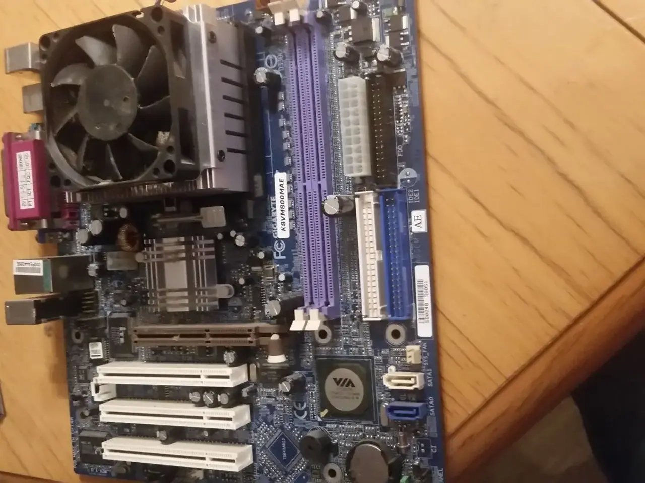 Billede 1 - Gigabyte k8vm800mae!