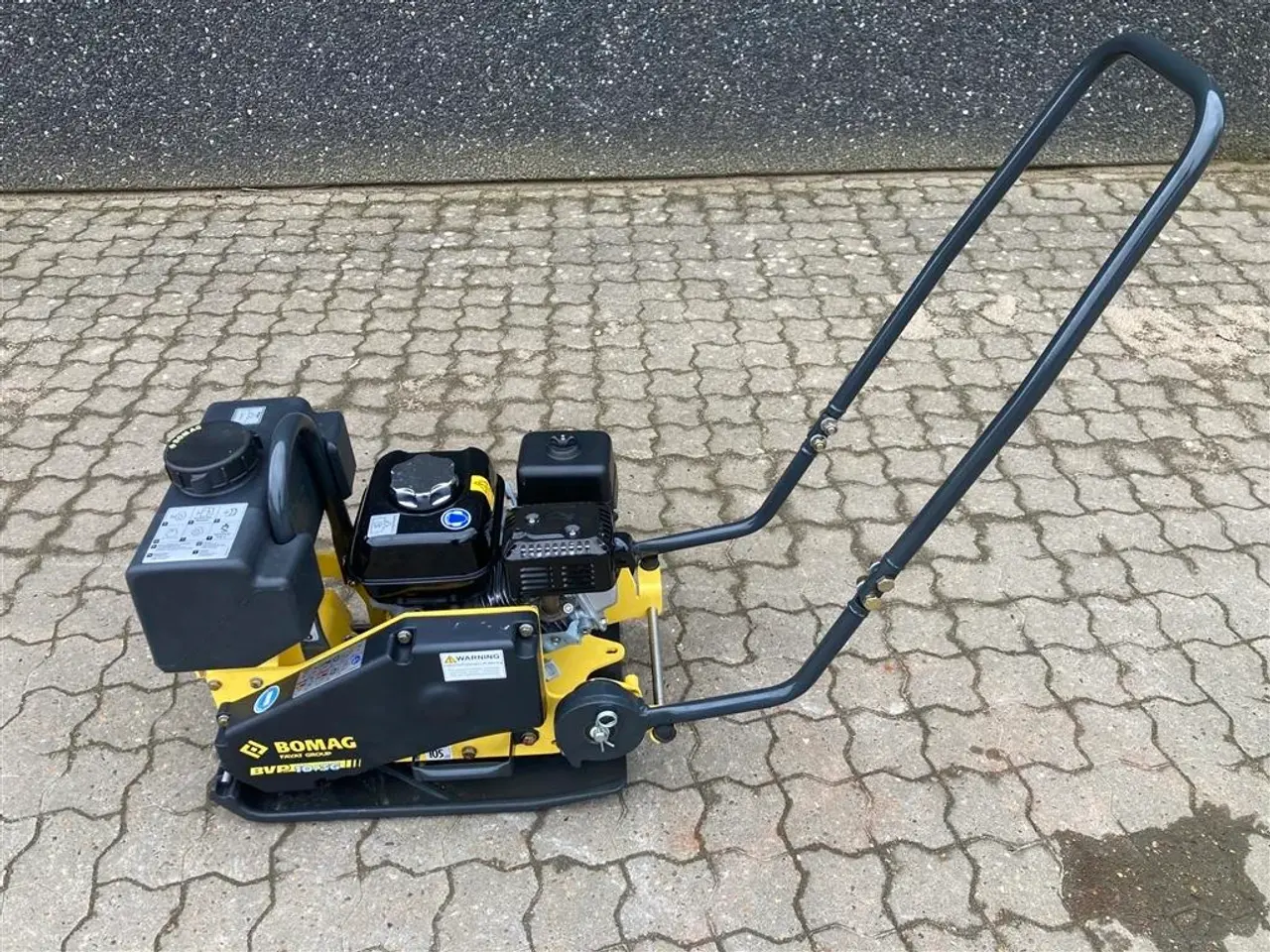 Billede 2 - Bomag BVP 10/36 Monteret med vandtank og spredebom