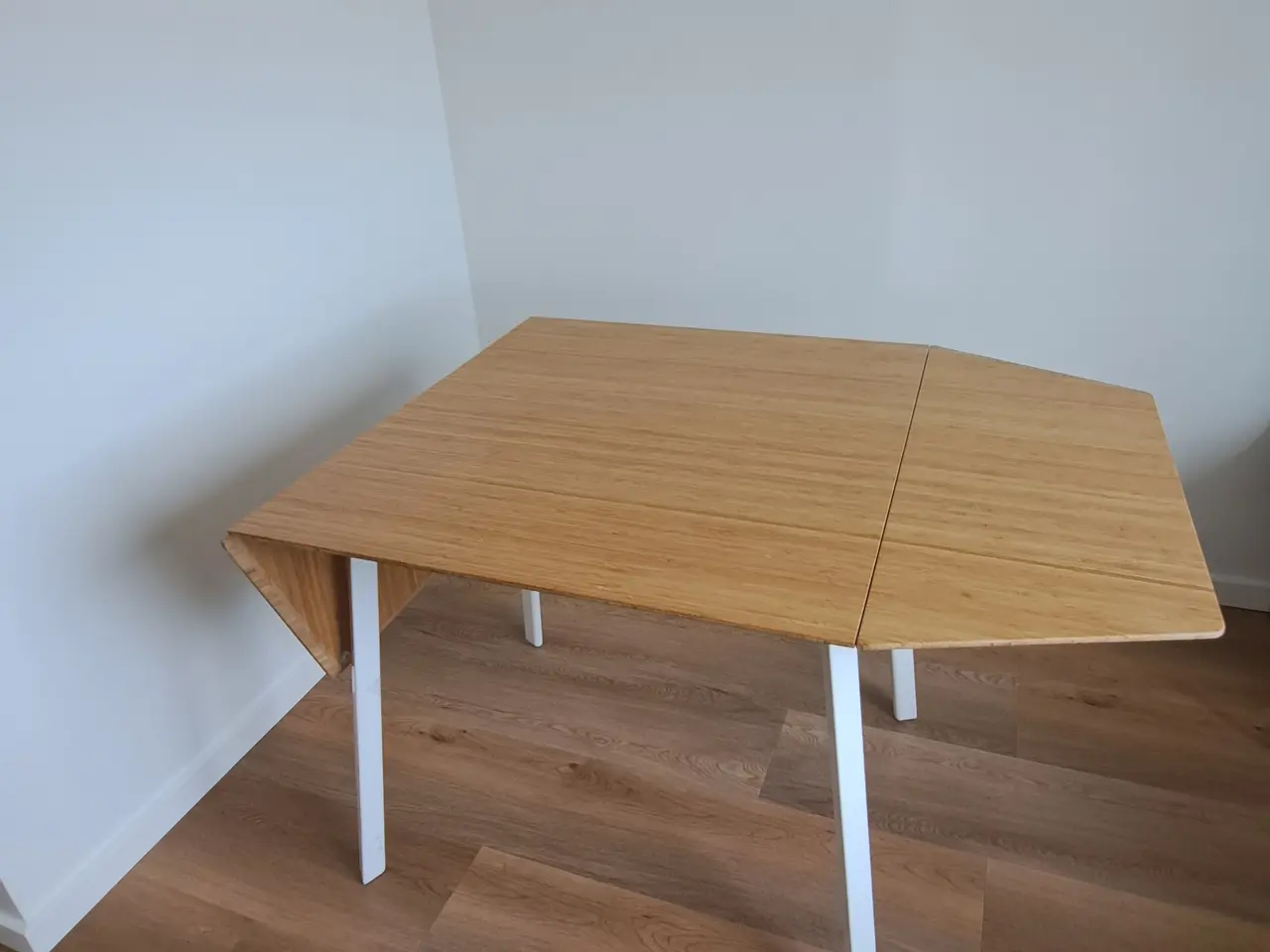Billede 1 - GRATIS spisebord med 2 klapper