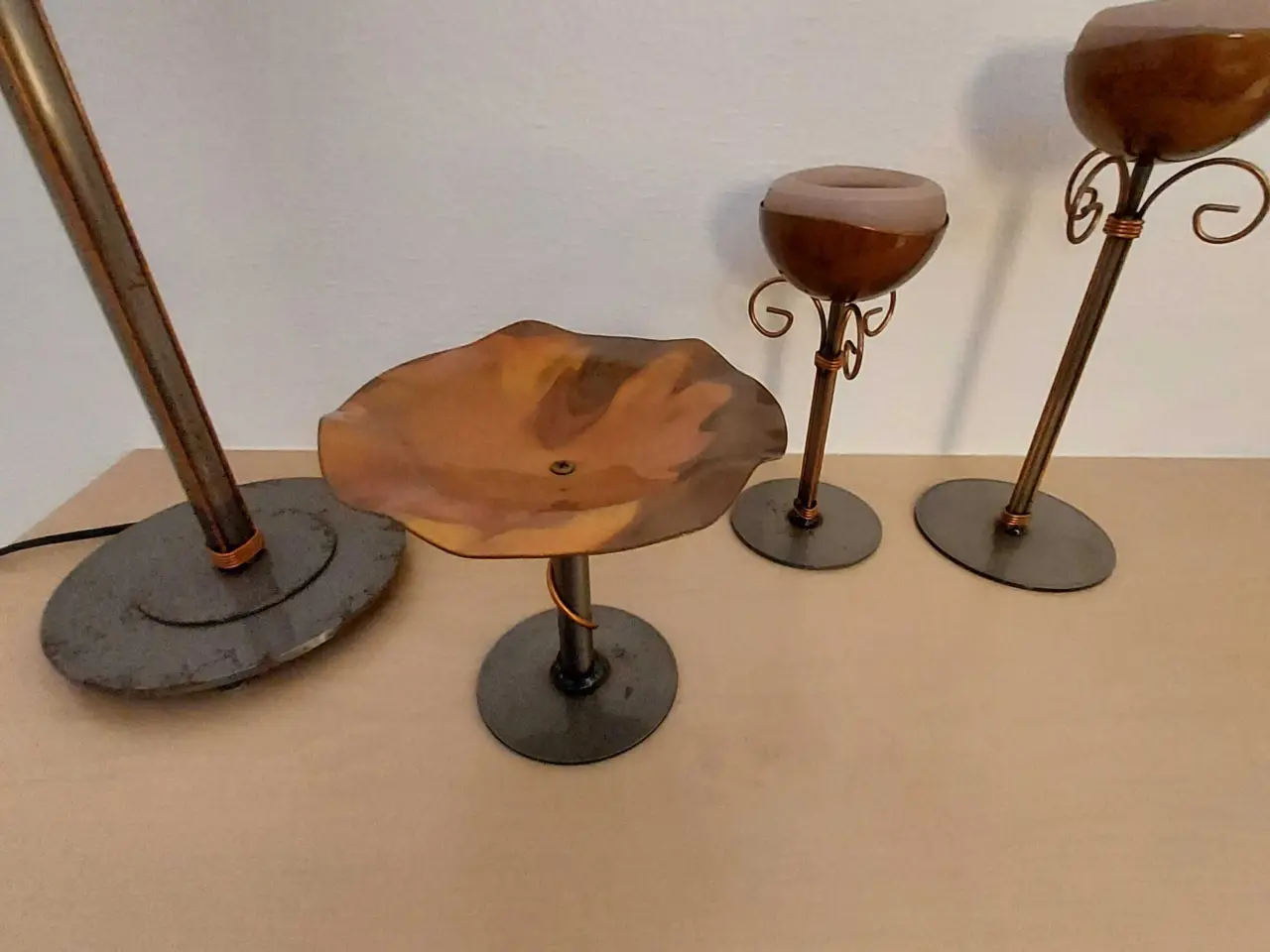 Billede 9 - Lampe,  opsats og 2 lysestager 