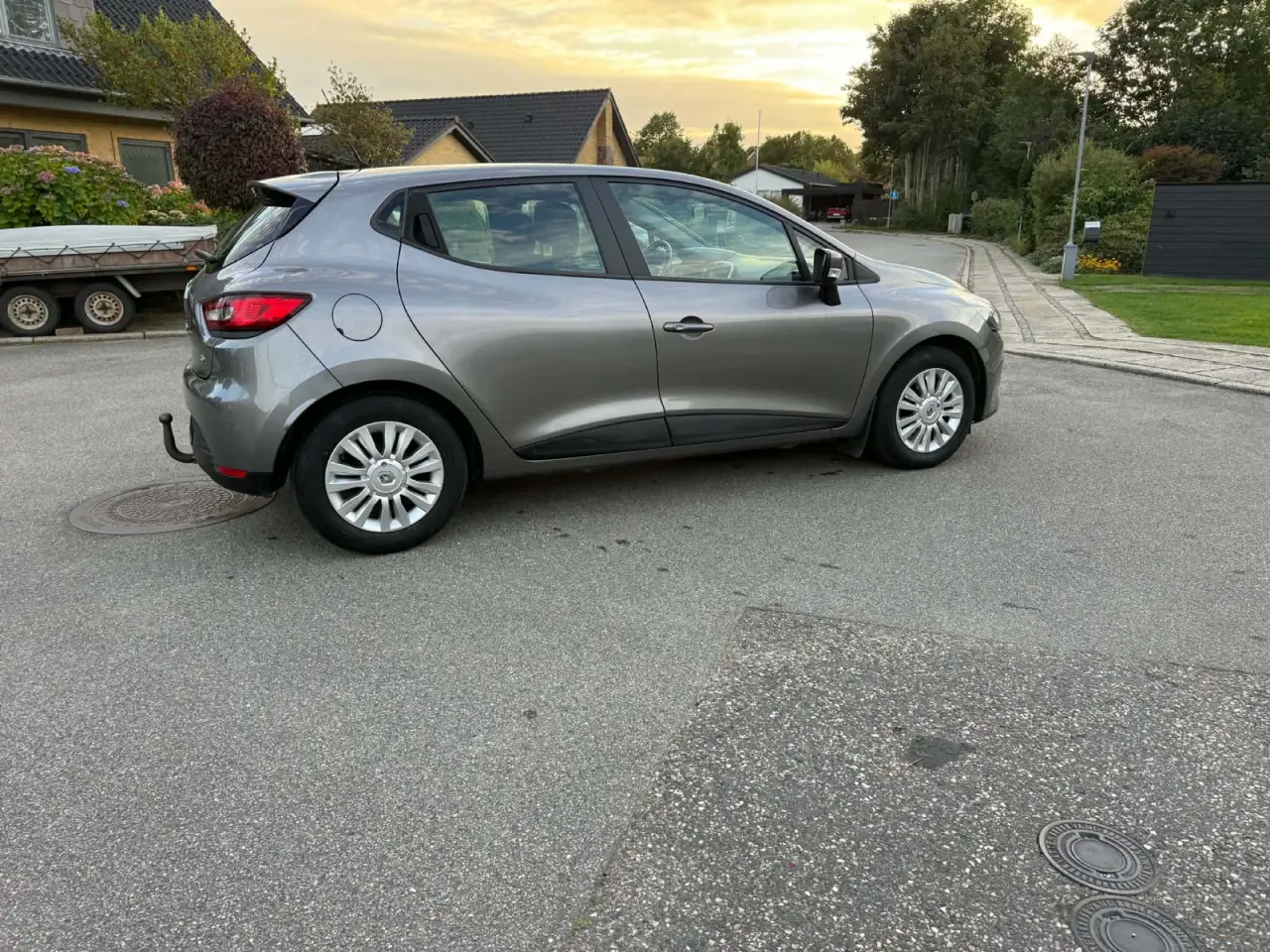 Billede 3 - Renault ny clio (bemærk km )