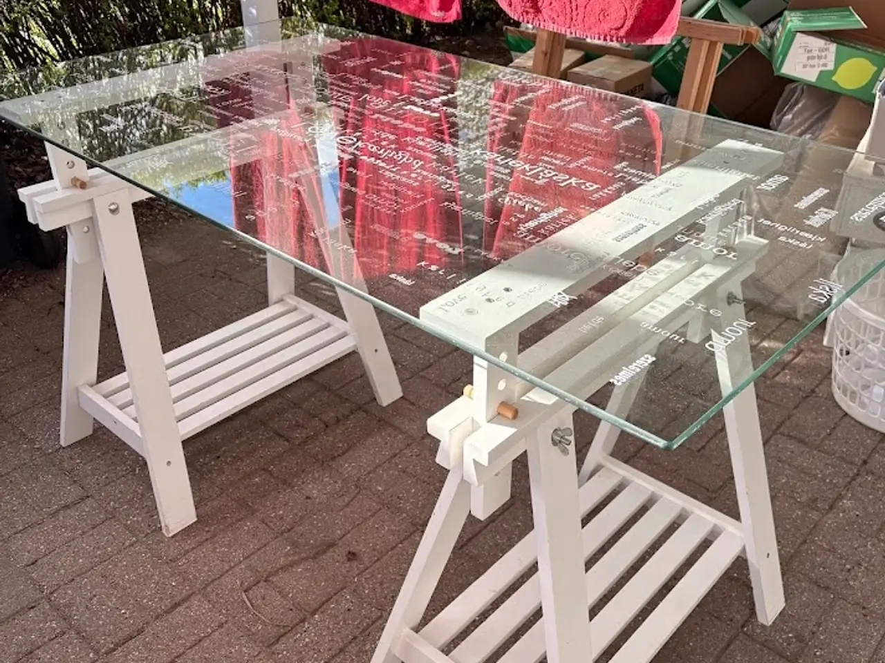 Billede 1 - IKEA justerbart skrivebord m. glasplade