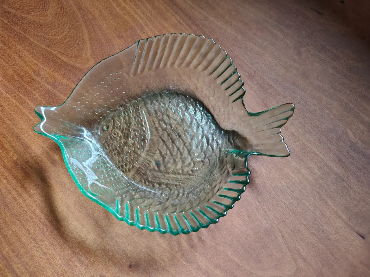 Billede 1 - Flot fiskeskål i grønt glas