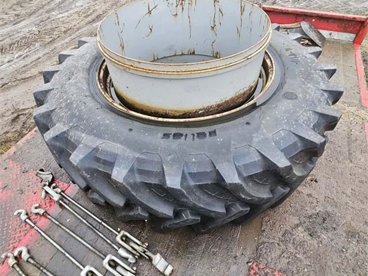 Billede 2 - ABC TVHJ2STK - 2 Tvillingehjul 520/85R42 - kun 400 timer / only 400 hours