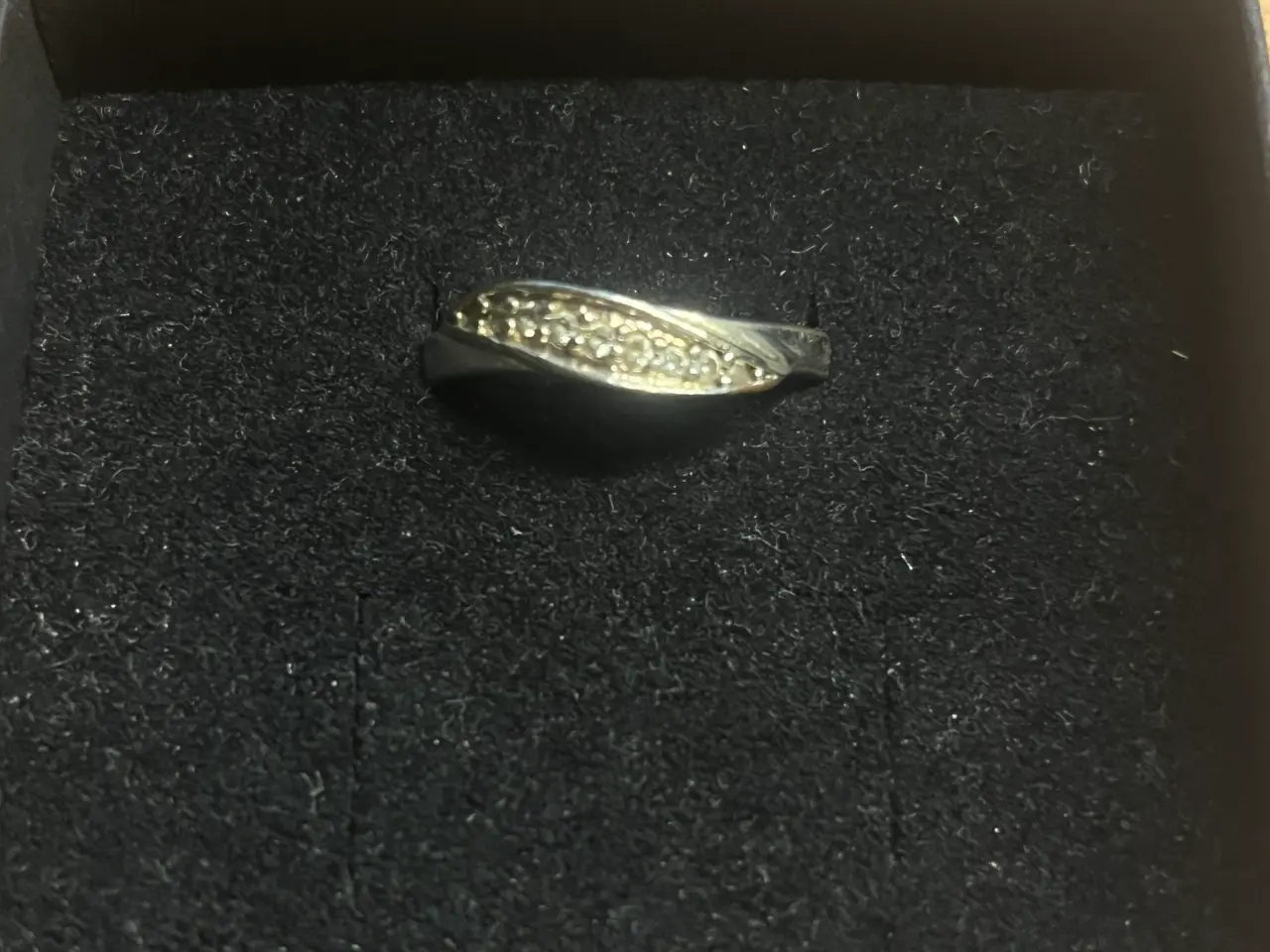 Billede 4 - 925 sterling sølv ring med diamant design