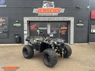 Polaris Sportsman XP 1000 S er på traktor plade