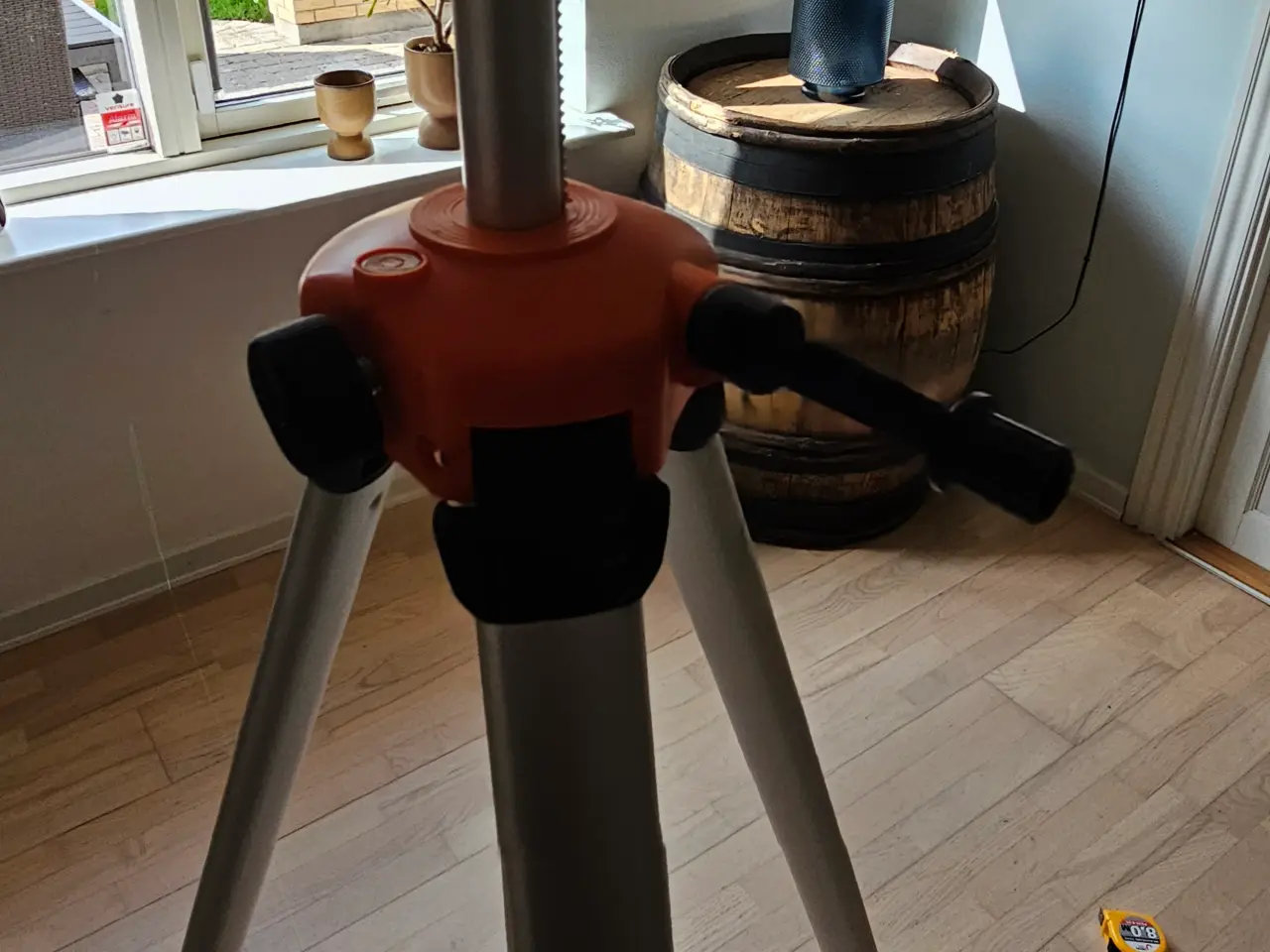 Billede 1 -   Horisontal og Vertikal  Stativ til laser 