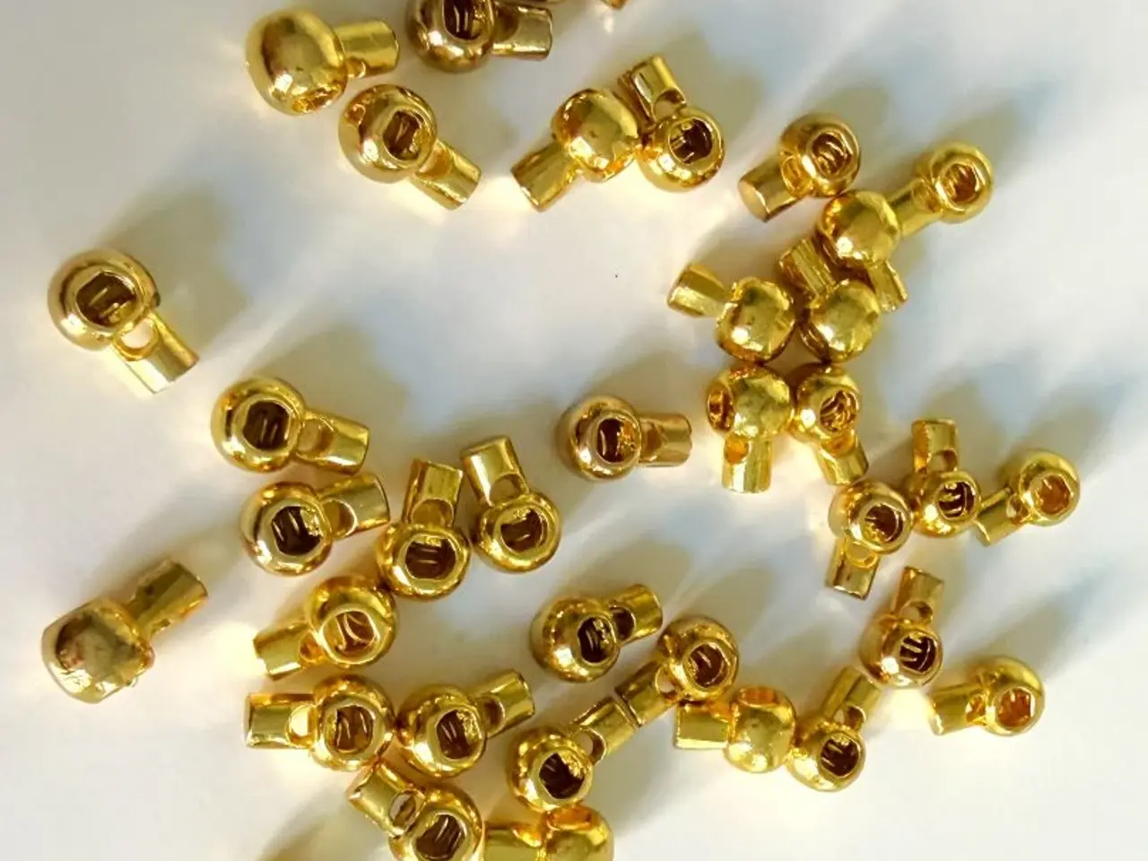 Billede 3 - 37 gyldne, nye perlestopper