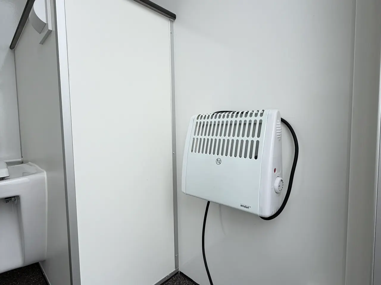 Billede 4 - TYPE 320: 4 PERSONERS SPISEVOGN-KONTOR MED TOILET