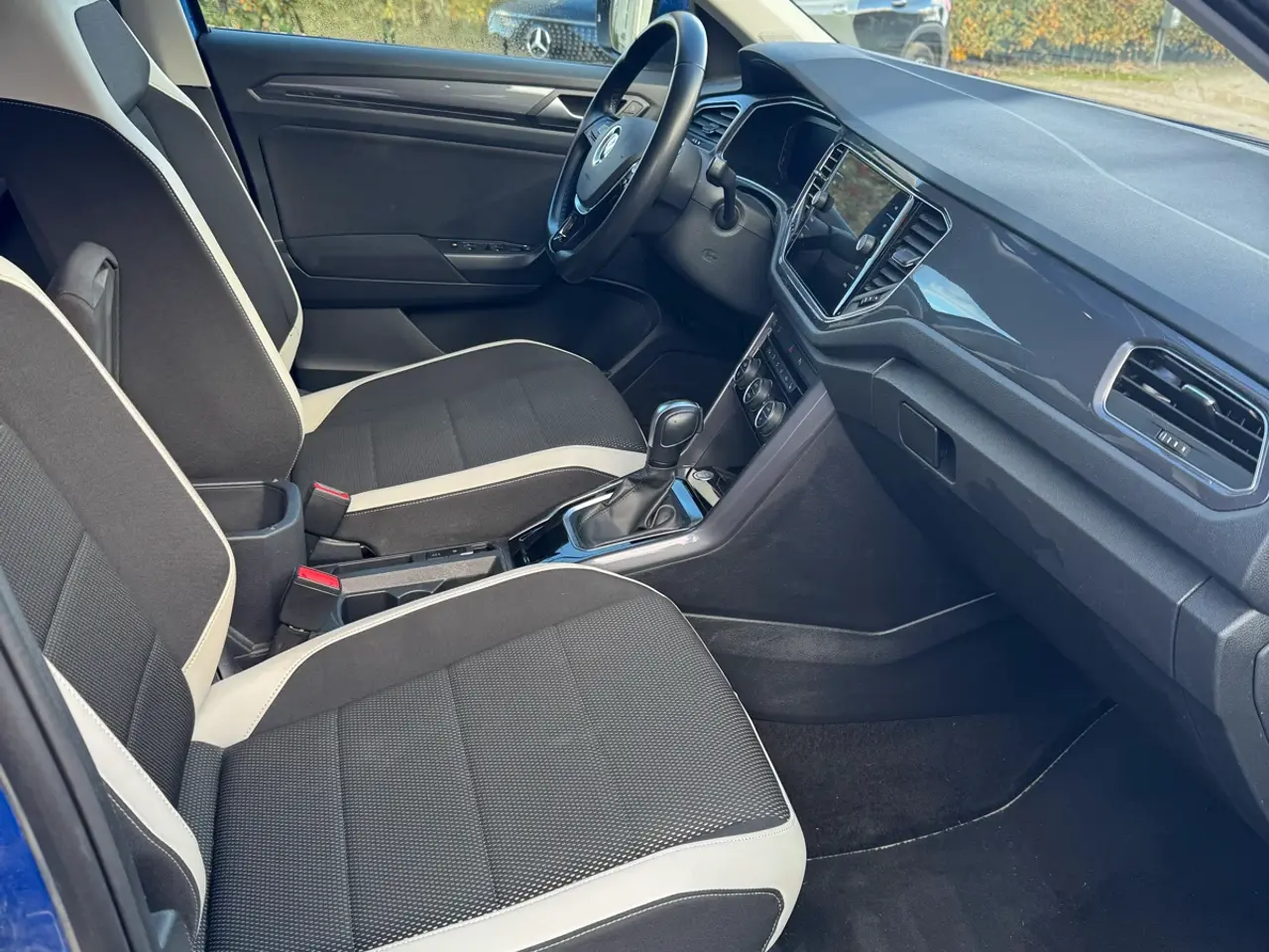 Billede 8 - Flot og velkørende VW T-Roc sælges