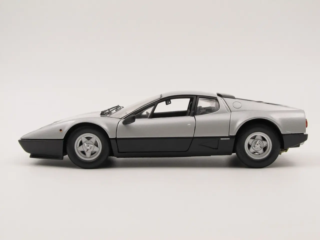 Billede 3 - 1976 Ferrari 512 BB - 1:18 - KYOSHO
