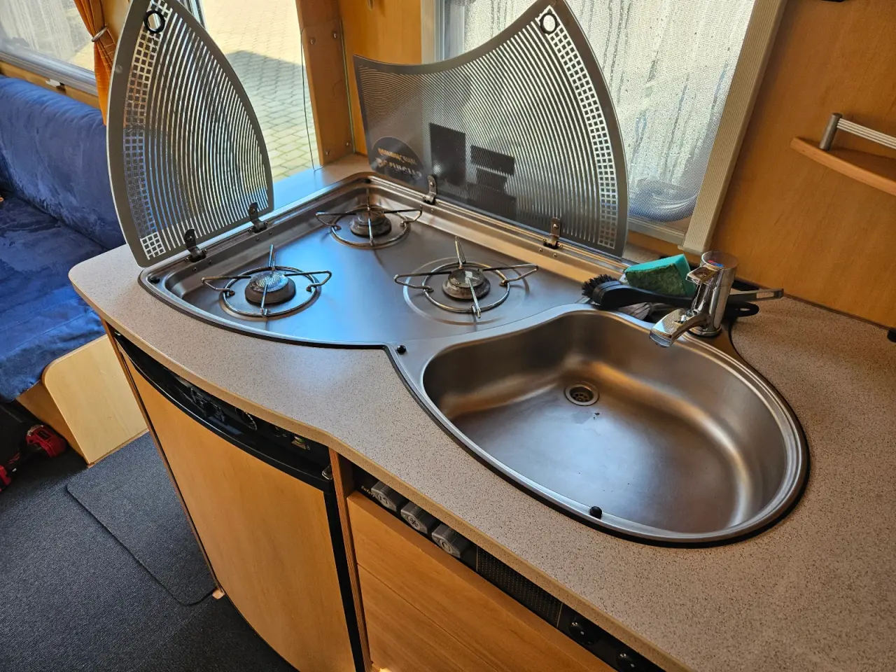 Billede 11 - Detleffs 510 V camper med enkelt senge
