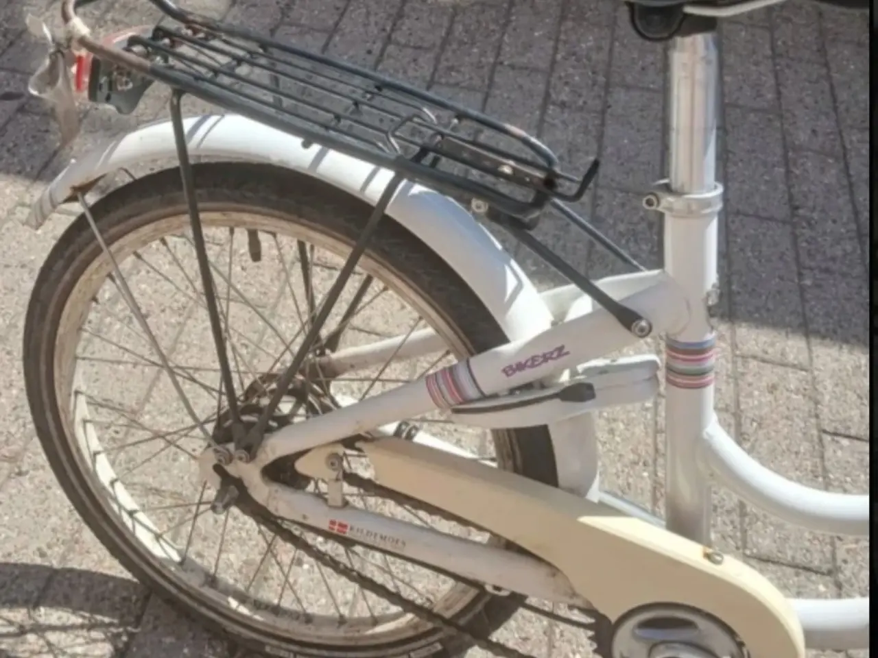 Billede 6 - Børnecykel med blomstre kurv