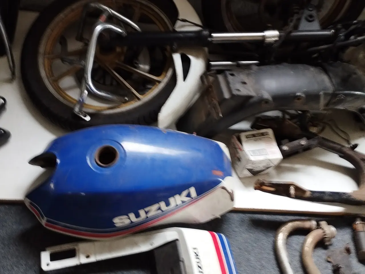 Billede 1 - Reservedele til Suzuki GSX 250, (se %) 2