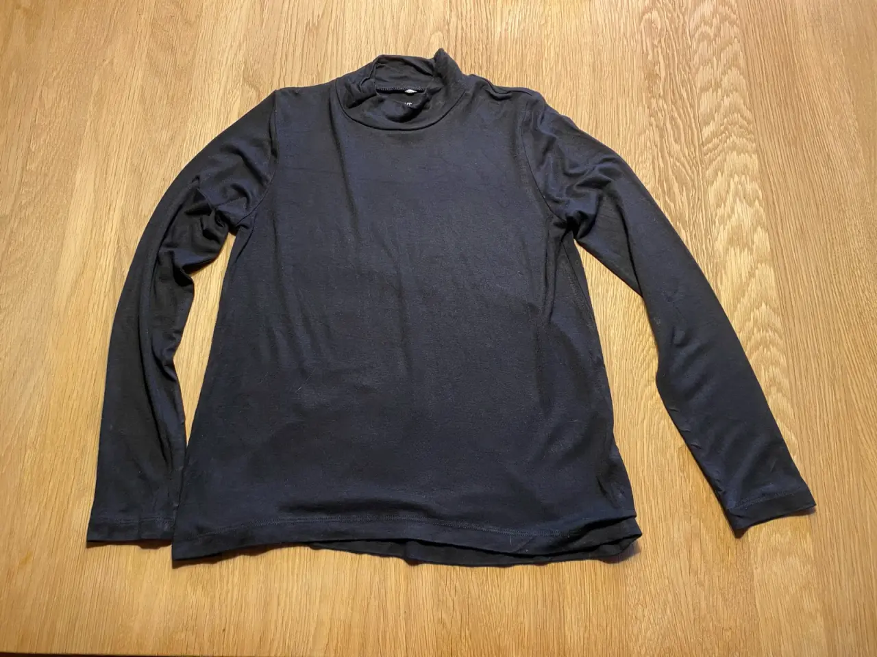 Billede 8 - Pigetøj 122/128 Nike shorts, strømpebukser, kjole 