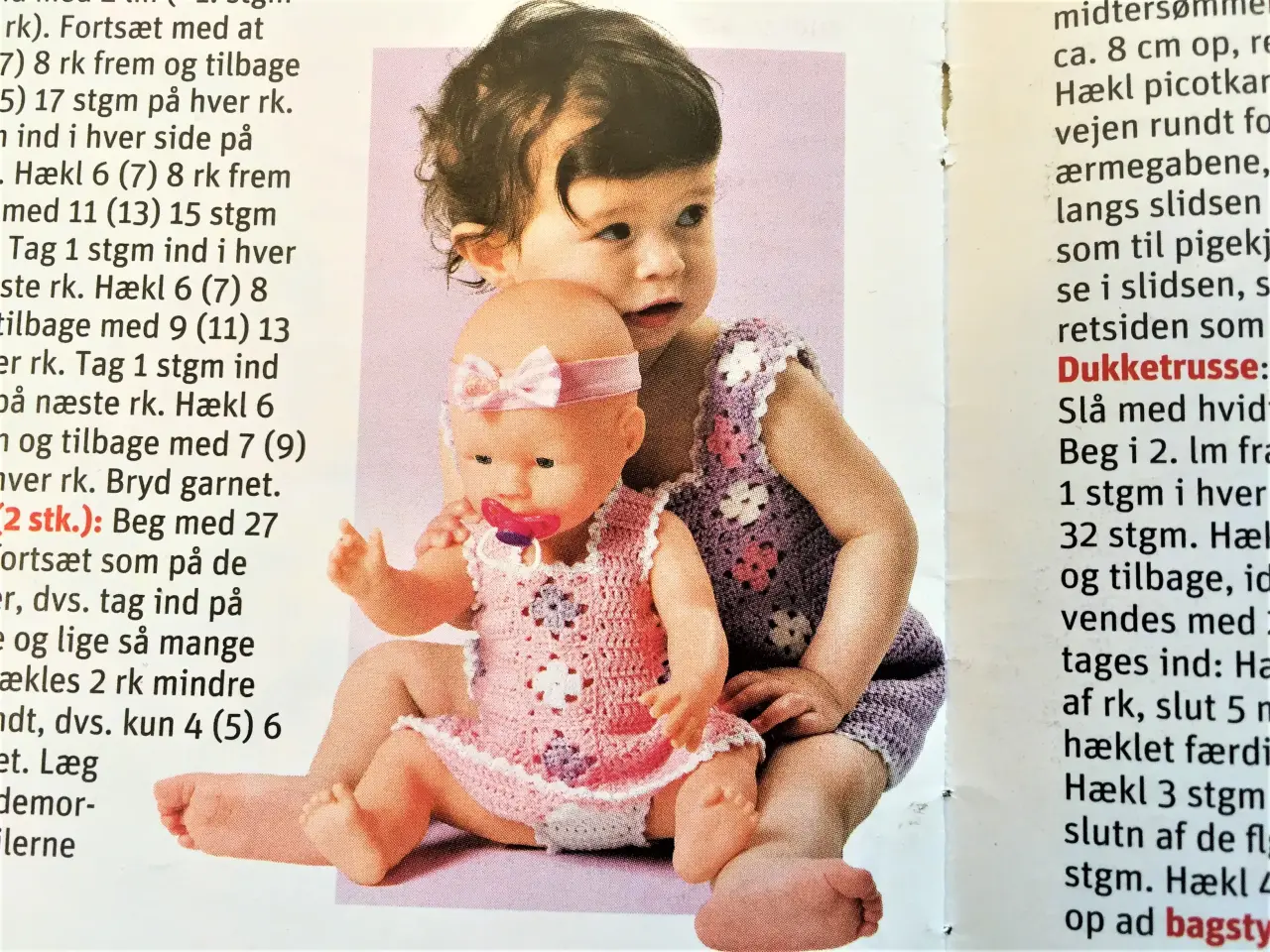 Billede 1 - Sød hæklet kjole til Baby Born dukken