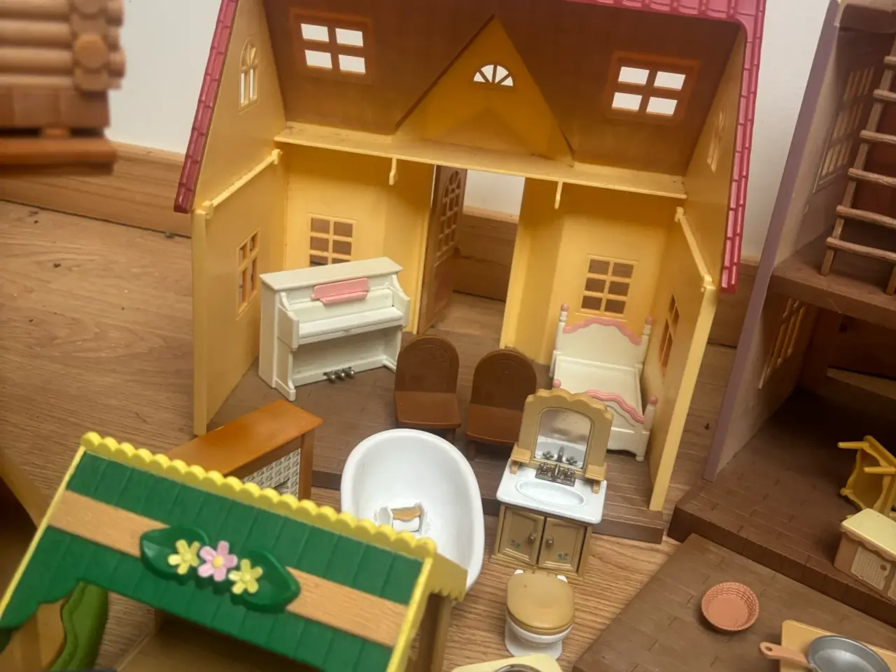 Billede 6 - Sylvanian fam, der er campingvogn og huse