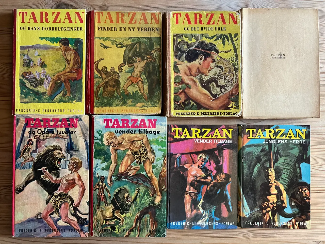 Billede 1 - 8 gl. Tarzan og 16 gl. ungdomsbøger