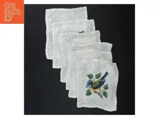 6 Broderede servietter med fuglemotiv (str., 16x17 cm)