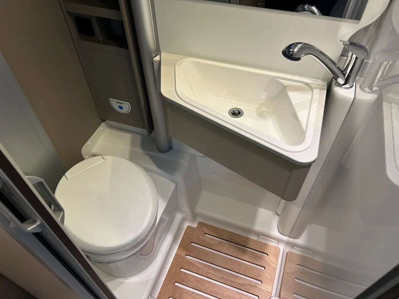 Billede 14 - Carado CV640 PRO+ 2,2 JTD 140 aut.