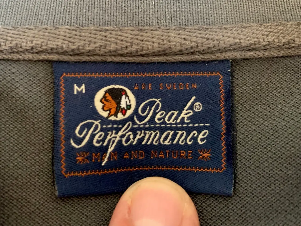 Billede 4 - Grå Peak Performance polo (Str. M)