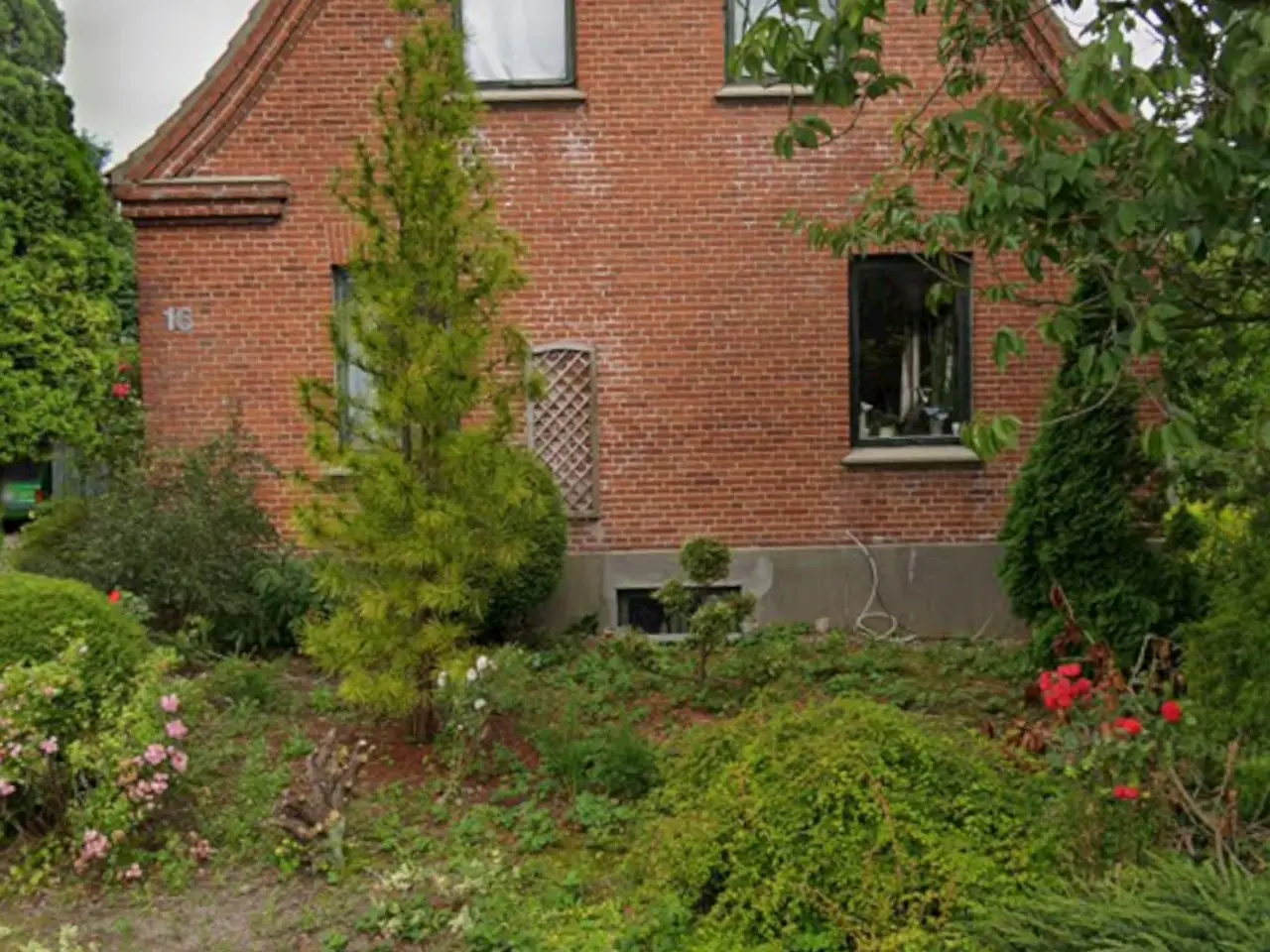 Billede 1 - Murstens villa på stor grund