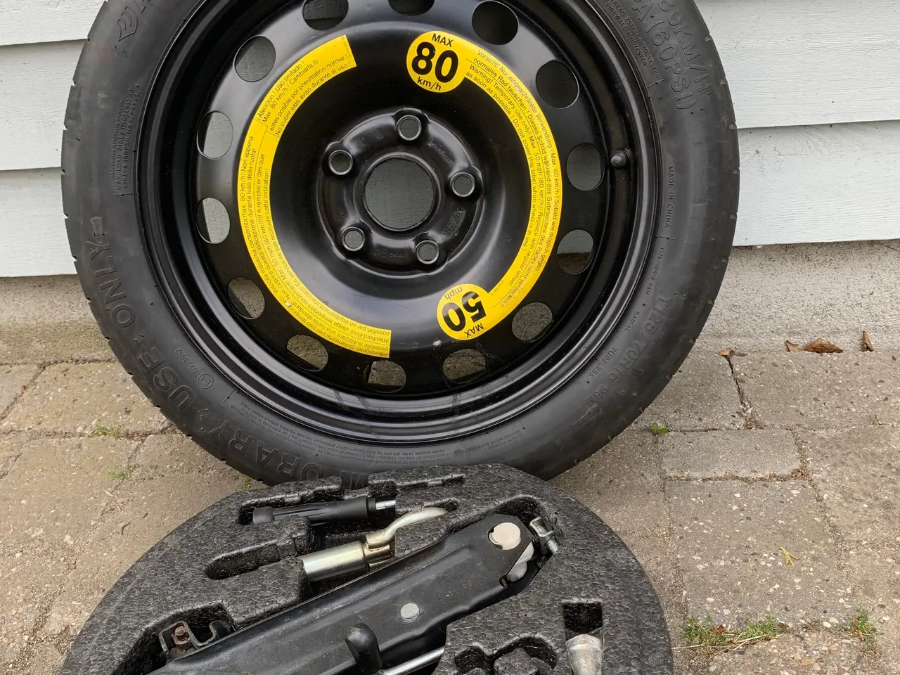 Billede 1 - Nødhjul med donkraft, nøgle.