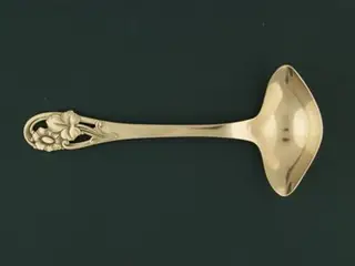 Daisy Sauceske, 19 cm.