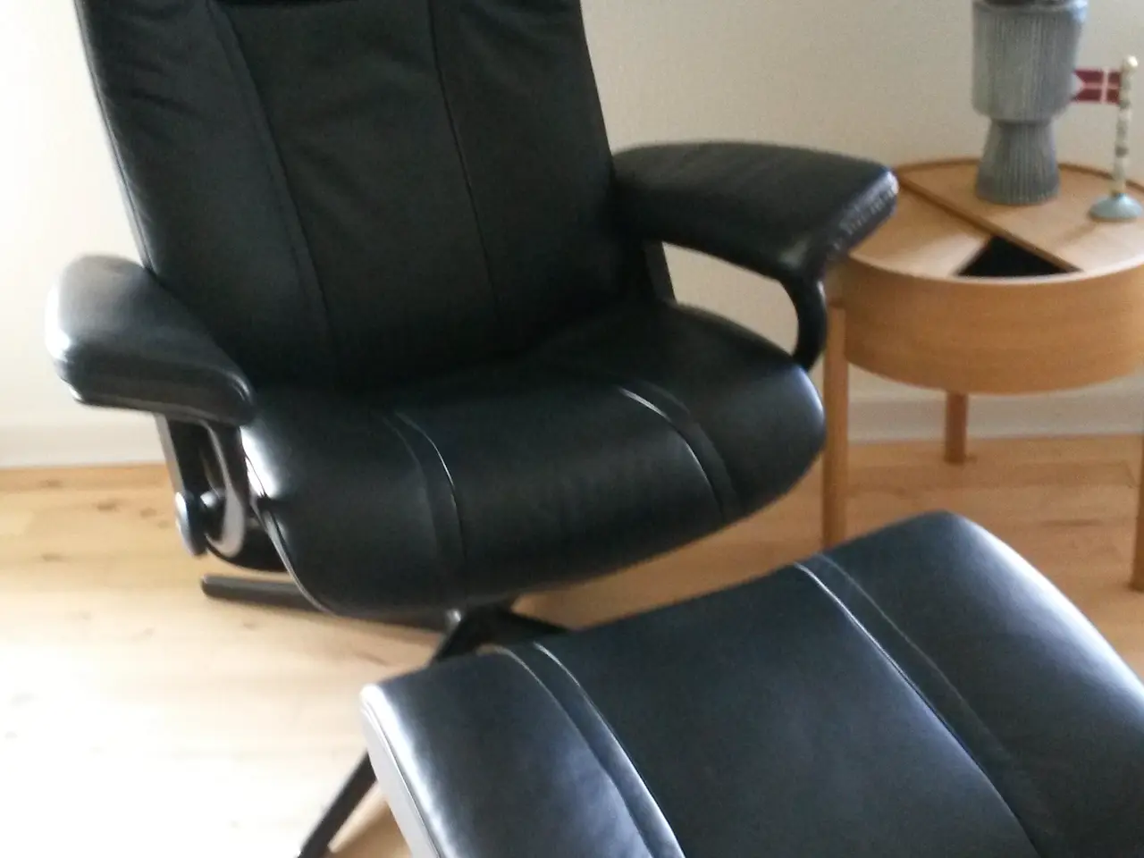 Billede 1 - stressless wing med skammel. har 2 sæt
