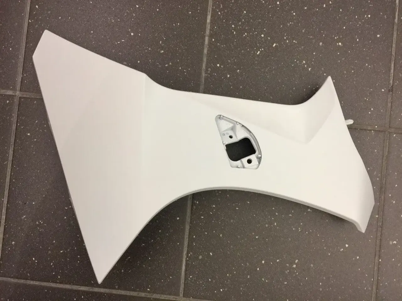 Billede 1 - Kølerkåbe BMW, højre (46638543984)