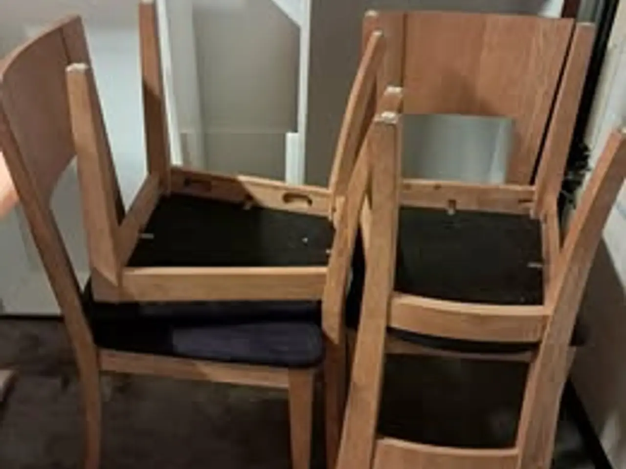 Billede 1 - Spisebord med 4 stole