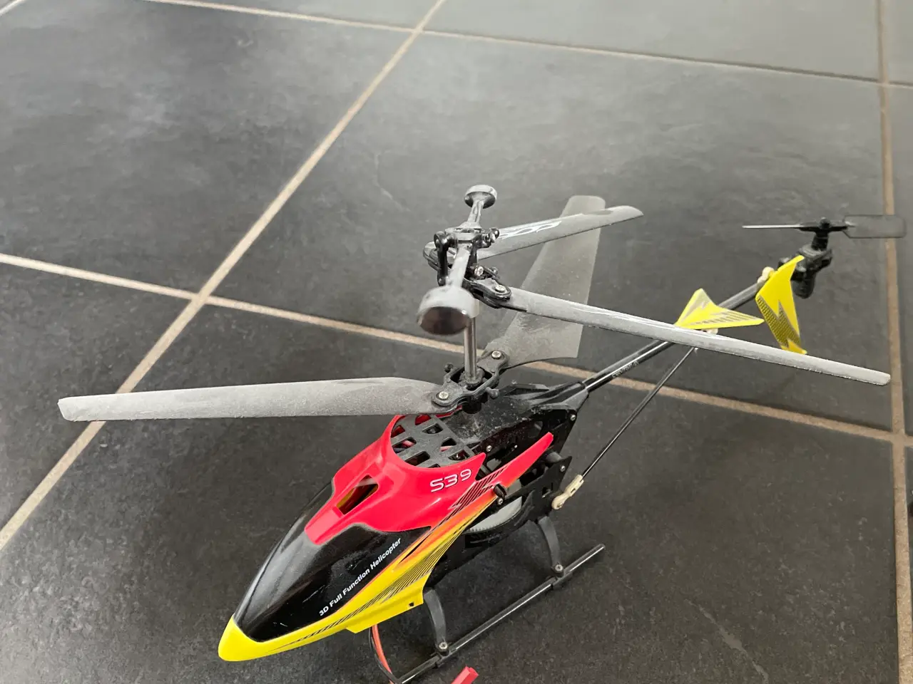 Billede 3 - Fjernstyret helikopter