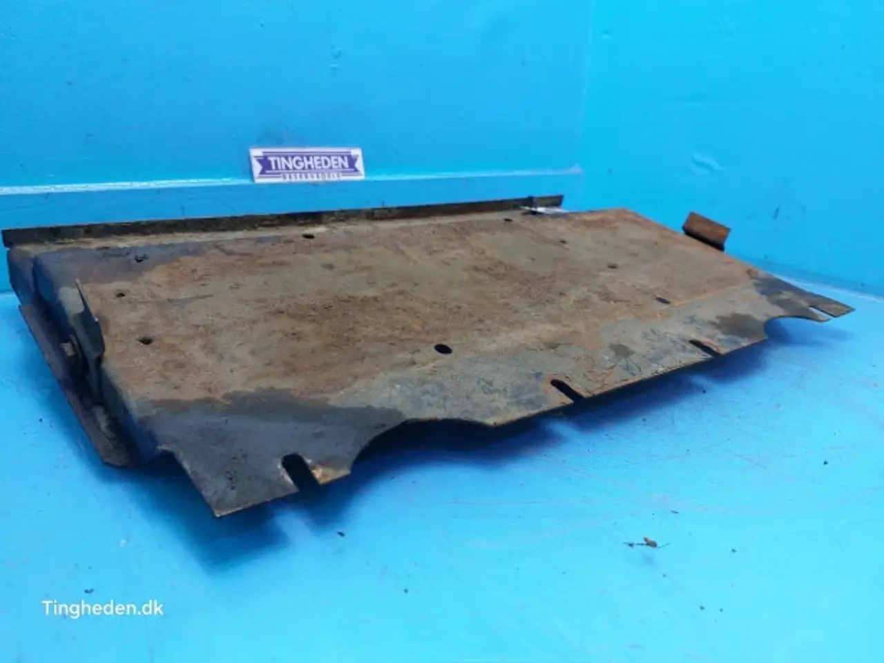 Billede 8 - Massey Ferguson 3060 Batteryholder 3389849M96