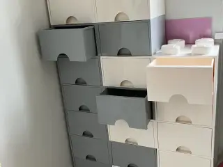 LEGO kasser med skuffer