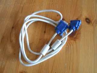 Kabel til Computer. Hent selv nu 5kr.