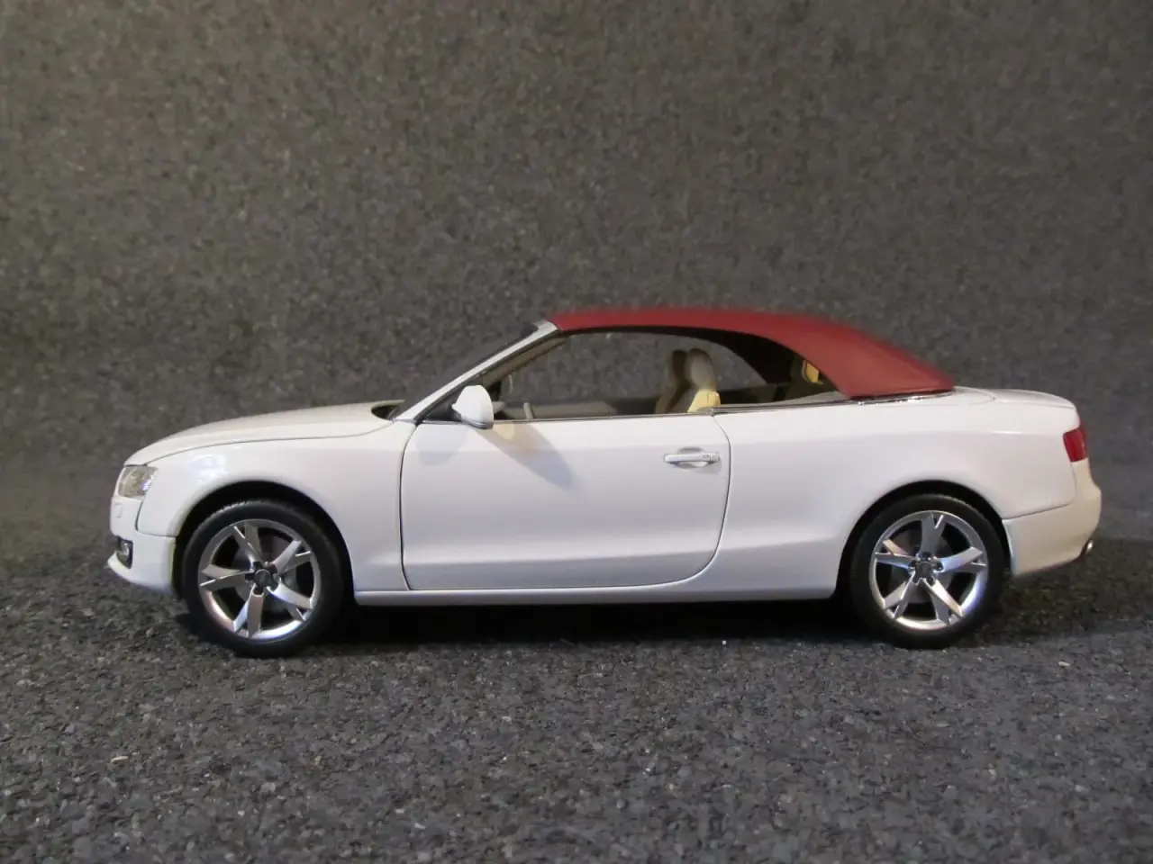 Billede 2 - 2009 Audi A5 Cabriolet - 1:18