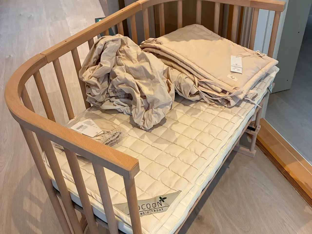 Billede 1 - Babydan bedside seng