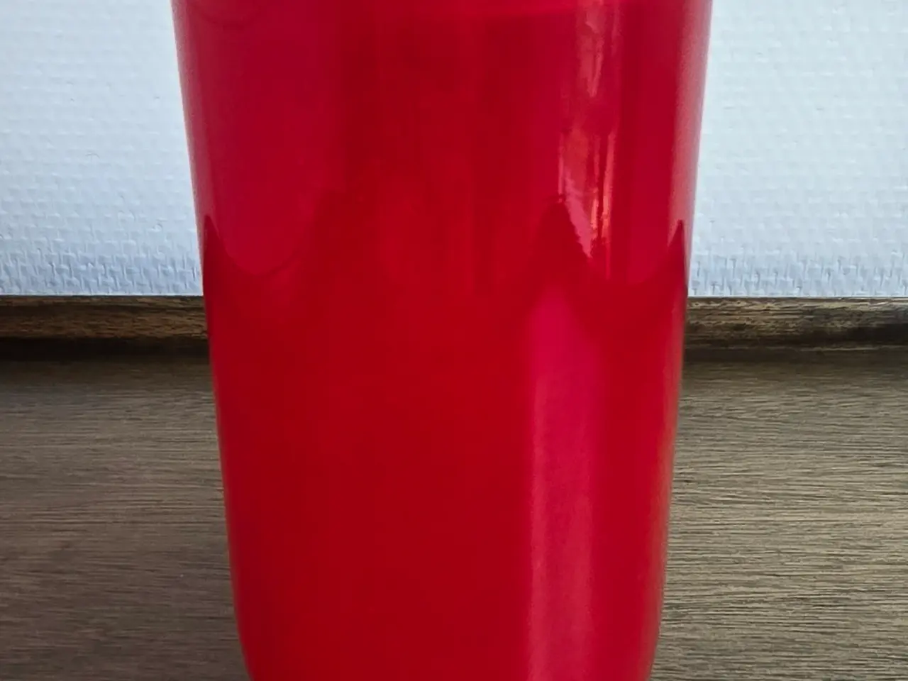 Billede 1 - Rød vase af glas