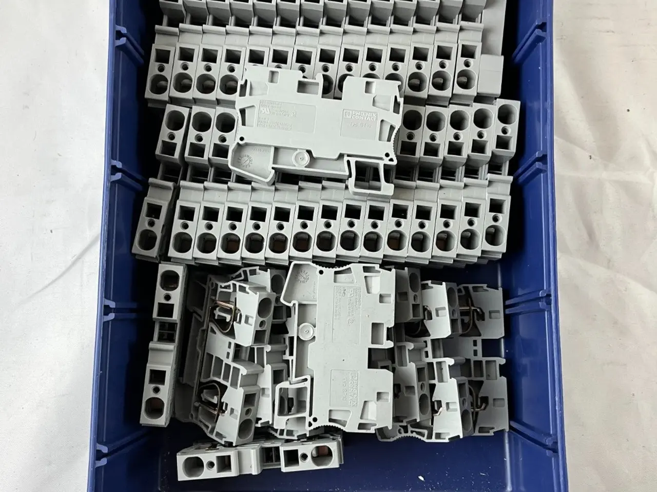 Billede 2 - Phoenix Contact Terminal Blocks ST10 DIN Rail Feed