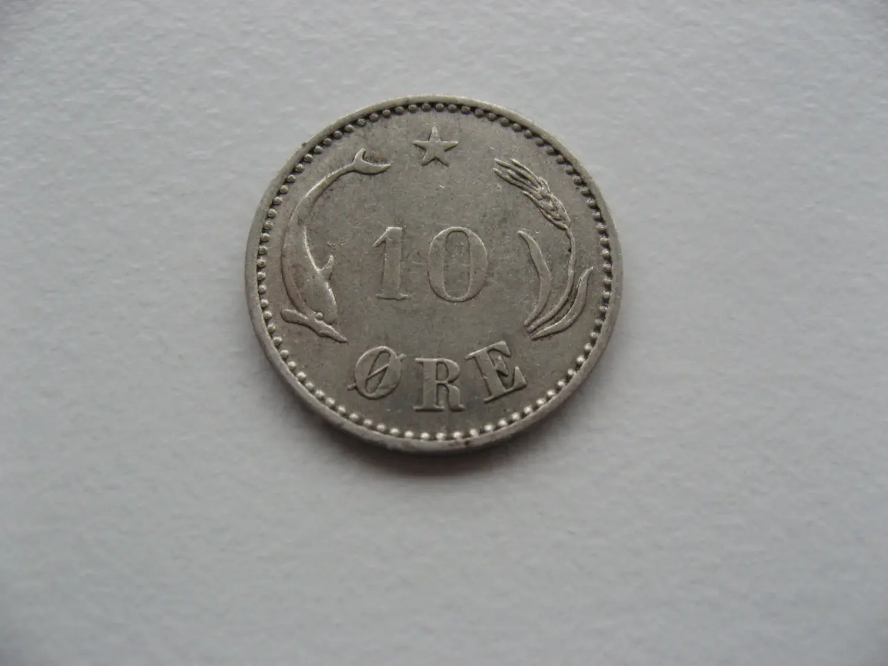 Billede 2 - Særdeles flot delfin 10 øre 1904, bedre årstal