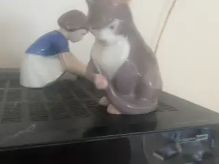 Kongelig porcelæns kat og pige