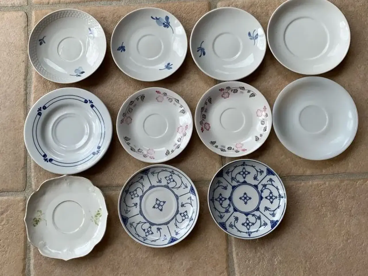 Billede 1 - 11 Underkopper porcelæn