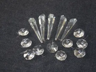 Vintage lysekrone prismer længde 9,5 cm