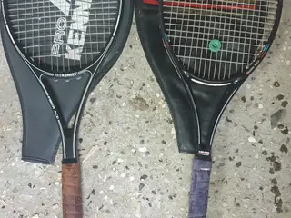 2 flotte Glassfeber tennis ketchers,